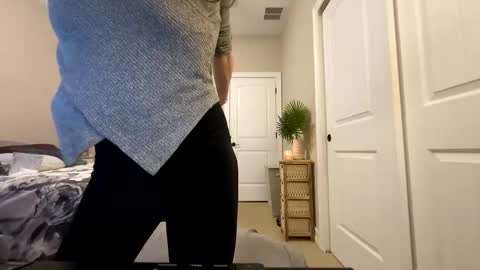 Josie live show Tuesday Wednesday and Thursday online show from 10/09/25, 03:21