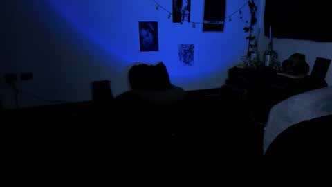 kattx   independent model online show from 10/28/25, 03:32