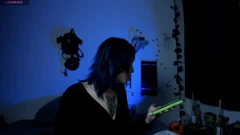 kattx   independent model online show from 11/08/25, 12:22