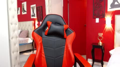 Snapshot of katty_cooper1 chatting on 11/28/25, 10:56 katty online show from 11/28/25, 10:56