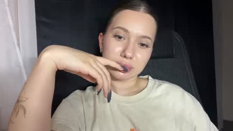 Elizabeth online show from 07/07/26, 06:34