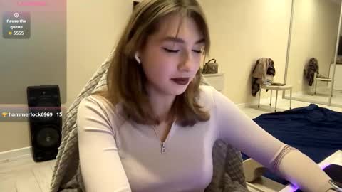 Olivia online show from 03/21/26, 08:23