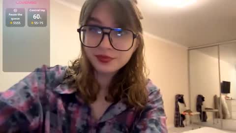 Olivia online show from 03/25/26, 06:47