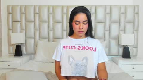 Snapshot of katy_and_paola chatting on 01/14/25, 01:47 katy blonde girl and paola big boobs online show from 01/14/25, 01:47