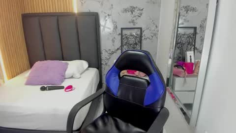 KATY  online show from 02/18/26, 12:45