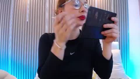 Snapshot of katy_van chatting on 06/19/26, 09:40 Katy Van online show from 06/19/26, 09:40
