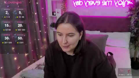 Kate online show from 11/14/25, 04:33