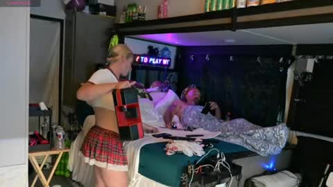 katycouple69 online show from 04/11/26, 09:19