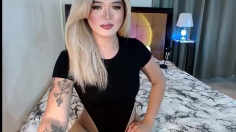 katykiat online show from 12/23/25, 07:06