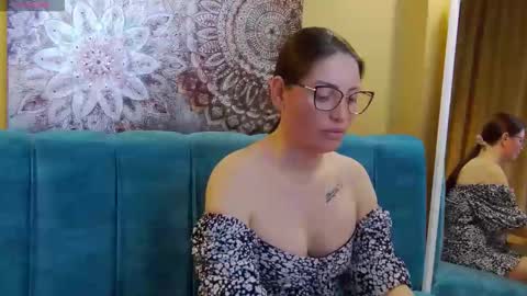 Snapshot of katylinee chatting on 04/09/26, 04:45 Katyline online show from 04/09/26, 04:45