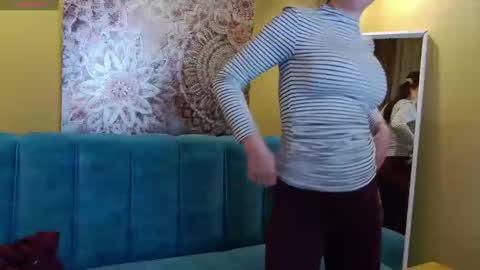 Snapshot of katylinee chatting on 04/10/26, 03:50 Katyline online show from 04/10/26, 03:50