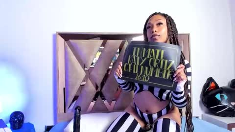 katyortiz online show from 10/31/25, 11:44