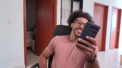 Snapshot of kaurilop chatting on 12/30/24, 02:08 Kauri Lop online show from 12/30/24, 02:08