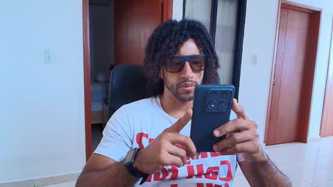 Snapshot of kaurilop chatting on 01/01/25, 05:00 Kauri Lop online show from 01/01/25, 05:00