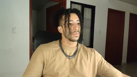 Snapshot of kaurilop chatting on 01/02/25, 02:00 Kauri Lop online show from 01/02/25, 02:00