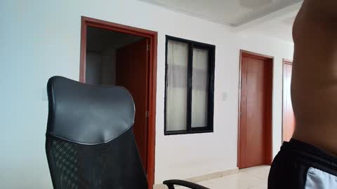 Snapshot of kaurilop chatting on 01/04/25, 06:19 Kauri Lop online show from 01/04/25, 06:19