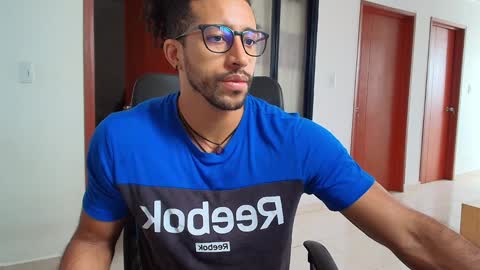 Snapshot of kaurilop chatting on 01/07/25, 02:51 Kauri Lop online show from 01/07/25, 02:51