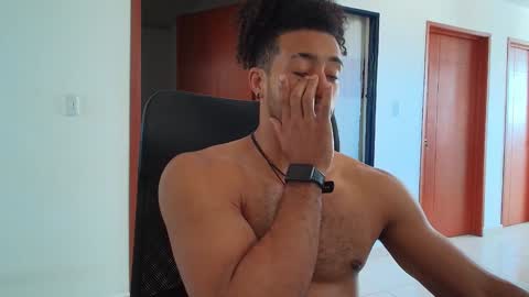 Snapshot of kaurilop chatting on 01/18/25, 07:15 Kauri Lop online show from 01/18/25, 07:15