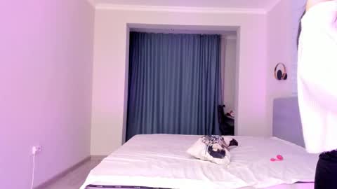 mai online show from 12/19/25, 01:51