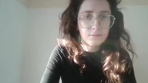 Snapshot of kawaii_snowflake chatting on 12/22/25, 01:19 kawaii snowflake online show from 12/22/25, 01:19