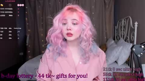 Snapshot of kawaii_yuki chatting on 02/28/25, 08:53 Yuki online show from 02/28/25, 08:53