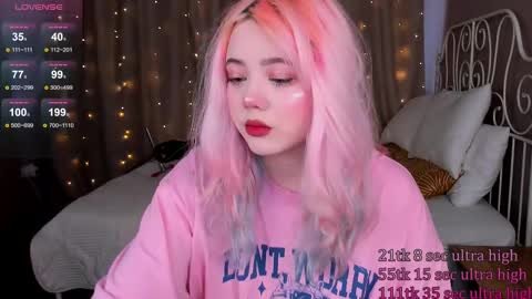 Snapshot of kawaii_yuki chatting on 03/09/25, 05:22 Yuki online show from 03/09/25, 05:22