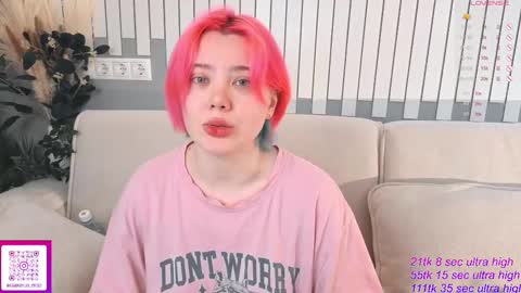 Snapshot of kawaii_yuki chatting on 11/22/25, 05:28 Yuki online show from 11/22/25, 05:28