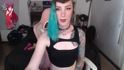 luna   online show from 12/02/25, 08:37