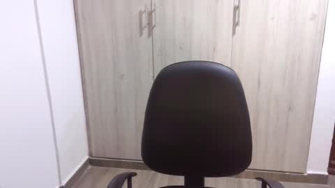  Khawit  online show from 02/14/25, 08:10