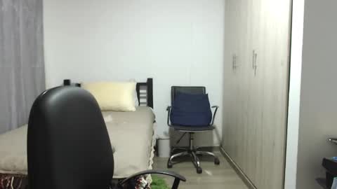  Khawit  online show from 11/20/25, 12:16