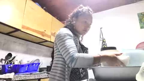  Khawit  online show from 12/16/25, 09:09