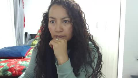  Khawit  online show from 12/22/25, 09:06