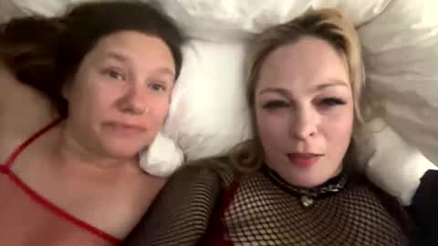 kay_la online show from 10/16/25, 04:13