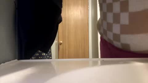 kay_la online show from 10/18/25, 11:33