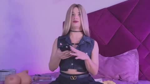 Cattleya stone online show from 05/01/26, 11:59