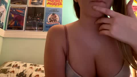 Snapshot of kaybabyx4 chatting on 02/26/25, 09:48 Kay online show from 02/26/25, 09:48