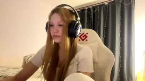 Amia online show from 04/03/26, 05:55