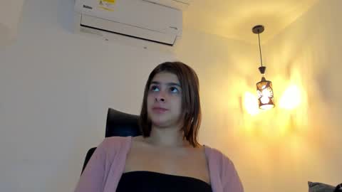 Snapshot of kaylajhonnes6 chatting on 09/17/25, 12:07 K A Y L A online show from 09/17/25, 12:07