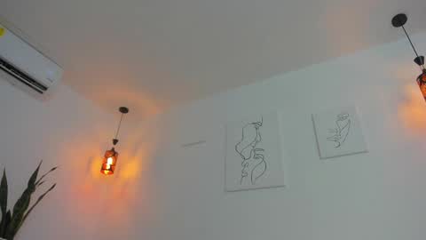 Snapshot of kaylajhonnes6 chatting on 10/23/25, 01:21 K A Y L A online show from 10/23/25, 01:21