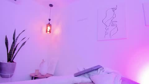 Snapshot of kaylajhonnes6 chatting on 11/06/25, 02:07 K A Y L A online show from 11/06/25, 02:07