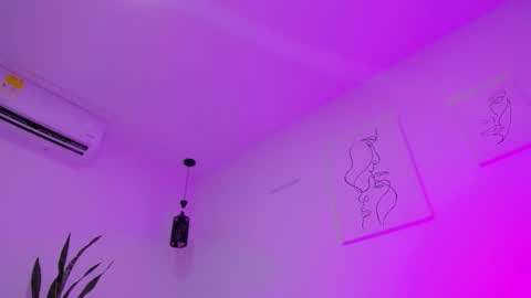 Snapshot of kaylajhonnes6 chatting on 11/10/25, 07:02 K A Y L A online show from 11/10/25, 07:02