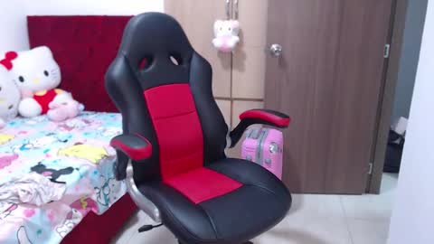 Kayla online show from 12/21/25, 05:03