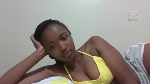 Snapshot of kaylar005 chatting on 02/01/26, 01:04 kaylar online show from 02/01/26, 01:04