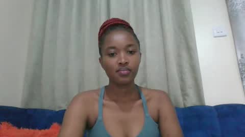 Snapshot of kaylar005 chatting on 02/17/26, 05:15 kaylar online show from 02/17/26, 05:15