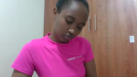 kaylar online show from 04/12/26, 09:36