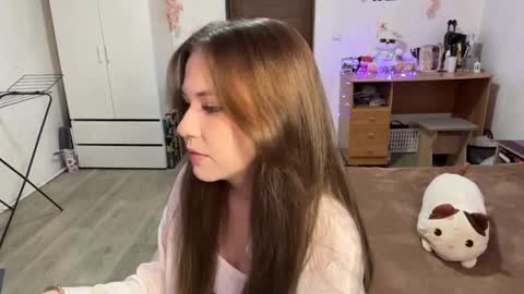 Nyelle online show from 04/10/26, 03:17