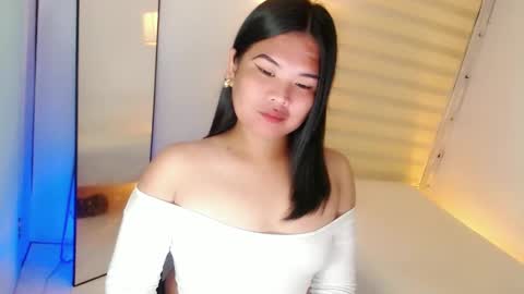 Y O U R        F U T U R E       K A Y L E E  online show from 02/13/25, 01:19