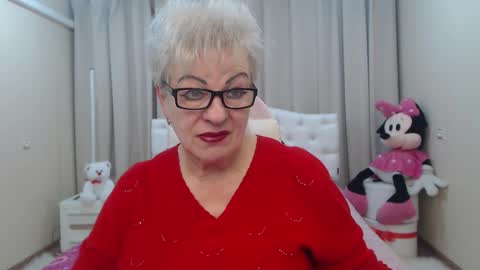 kaylesmoll online show from 02/17/26, 07:53