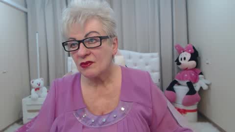 kaylesmoll online show from 02/25/26, 07:45