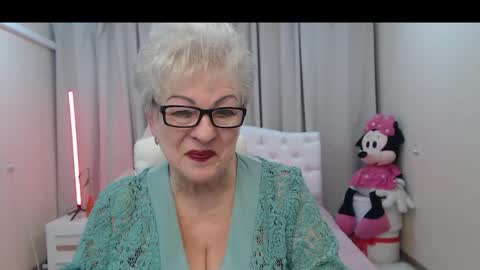 kaylesmoll online show from 04/21/26, 07:06